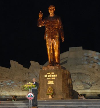 Inaugurado monumento en honor a Ho Chi Minh en Meseta Occidental - ảnh 1